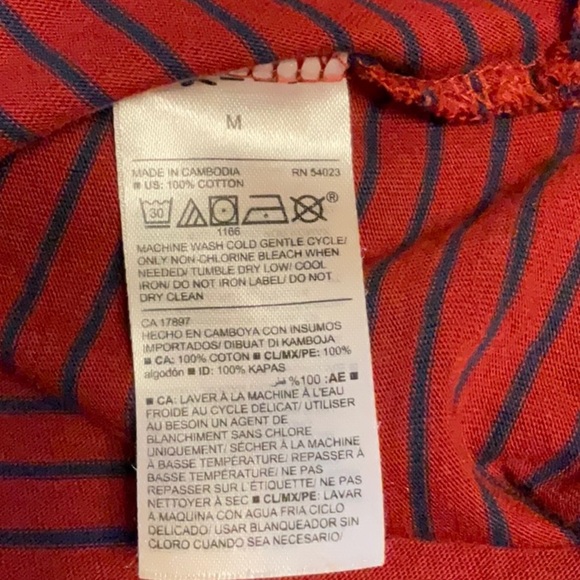 Old Navy Red Fitted Blouse - Picture 6 of 6